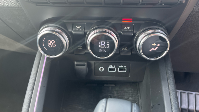 Renault Clio 1.6 E-TECH full hybrid 145 Techno 5dr Auto Hybrid Hatchback